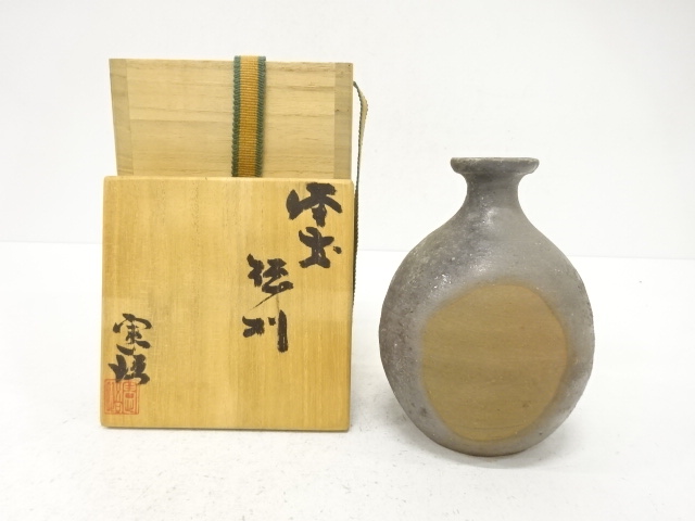 Bizen ware of a tokkuri